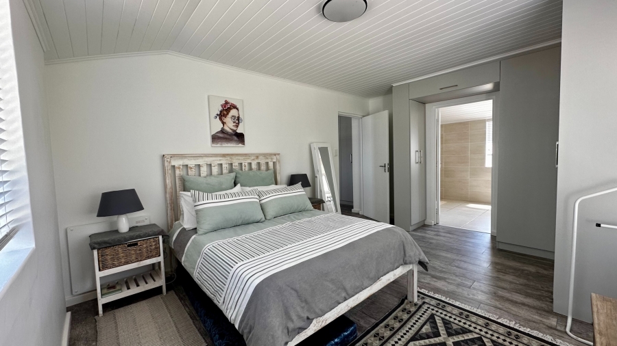 5 Bedroom Property for Sale in Rooi Els Western Cape